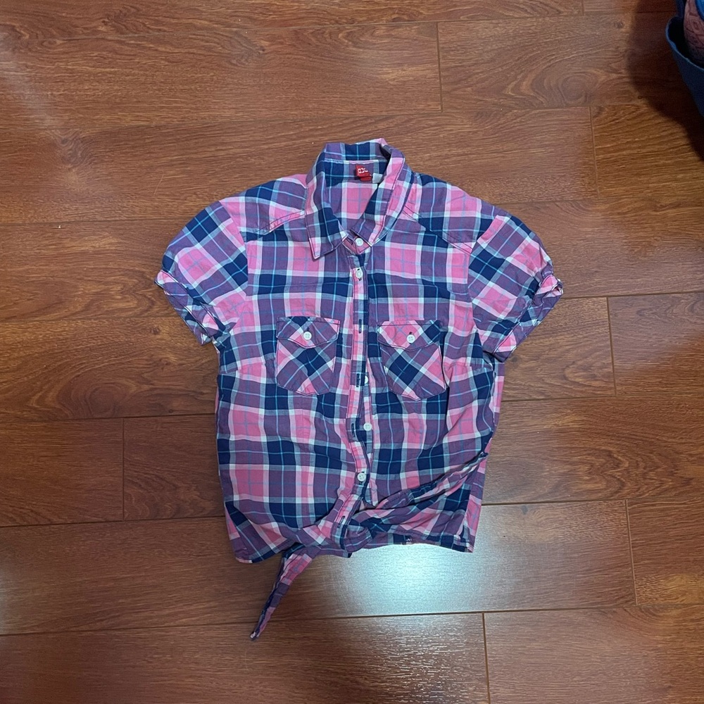 *HOST PICK* H&M checkered short sleeved shirt.